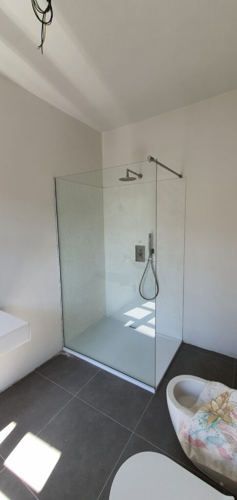 Posa box doccia in cristallo a Torino